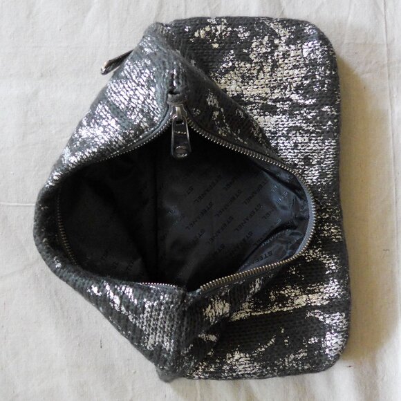 Stefanel Women Oversized Wool and Metallic Effect Zippered Clutch - Picture 6 of 16